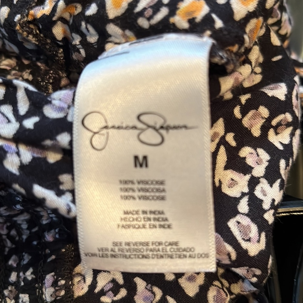 Jessica Simpson Floral Shorts - Picture 5 of 5